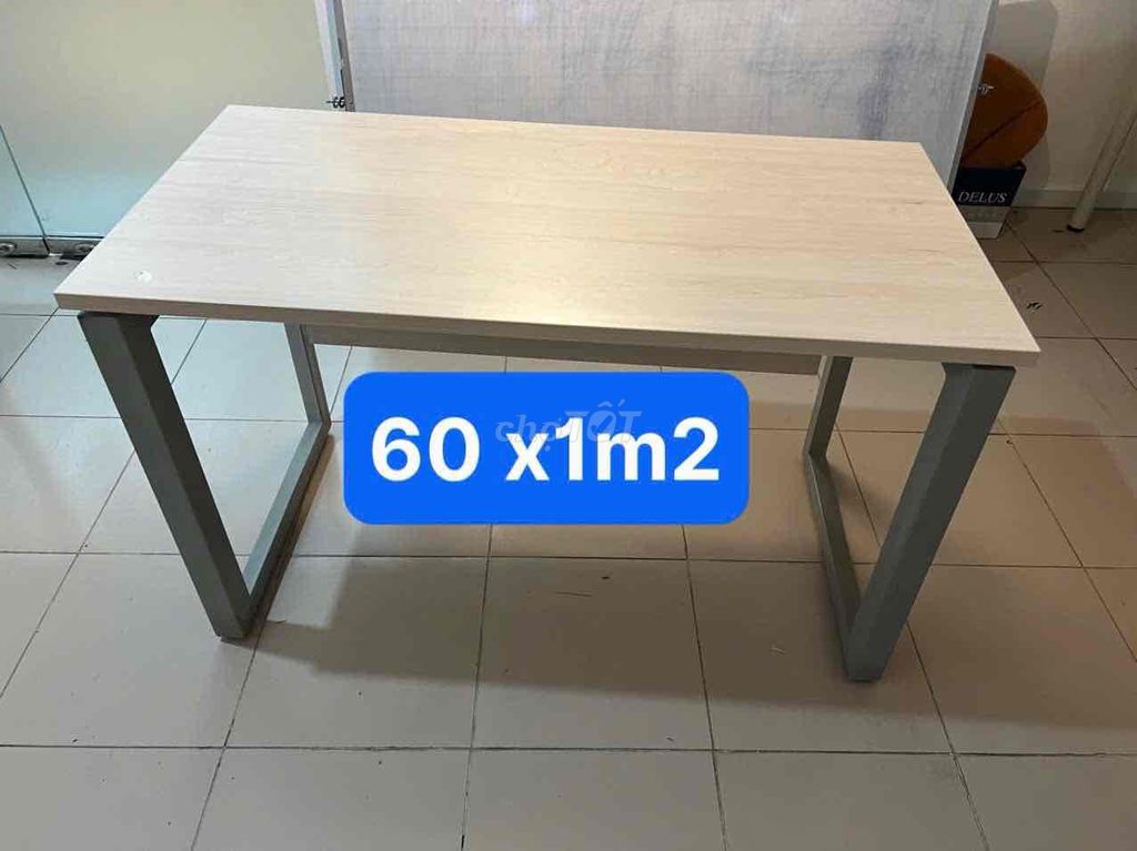 Bàn làm việc Gỗ, Kim loại Hiện đại. Mua bán Đồ dùng văn phòng tại Quận Hà Đông Hà Nội được đăng bởi Nguyễn Hưng hình 1