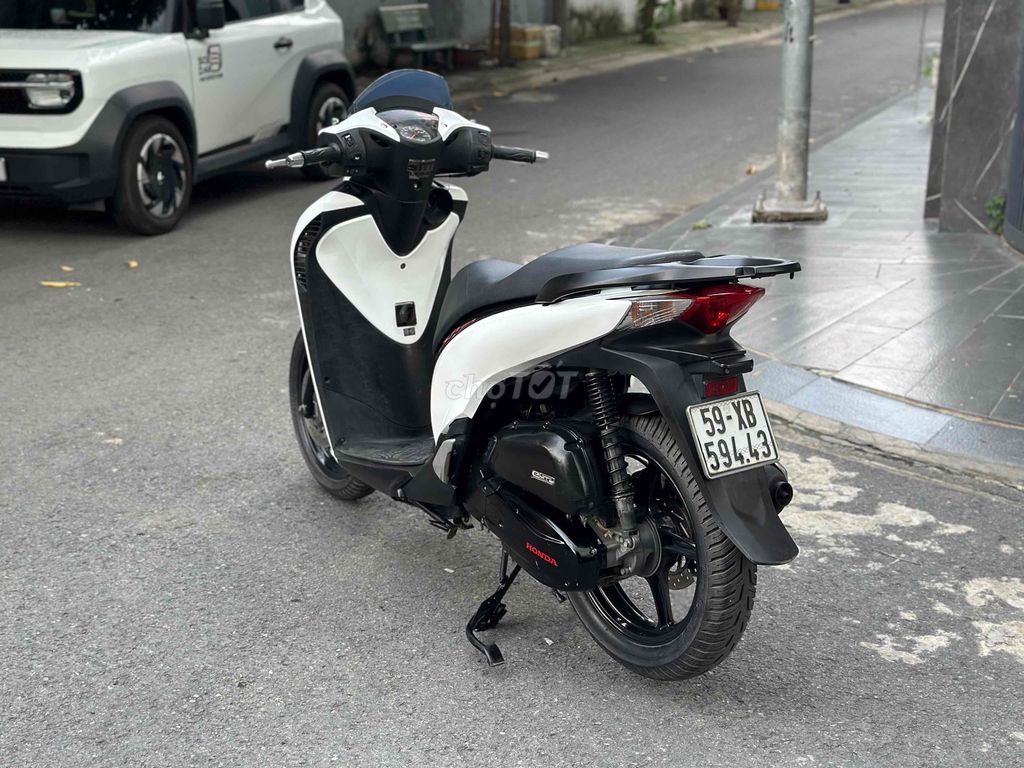 🌈Cần bán xe Honda SH 125cc ĐK 2014 Khoá Smartkey B