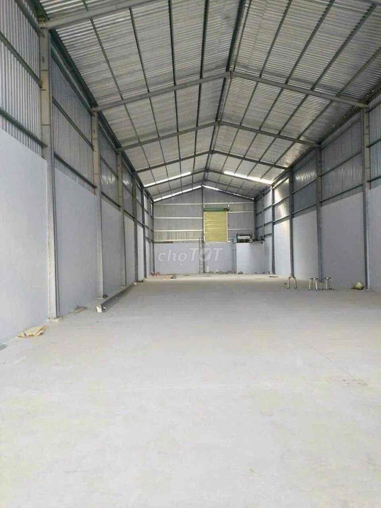 Kho xưởng 300m2 hẻm 8m đường Luỹ Bán Bích