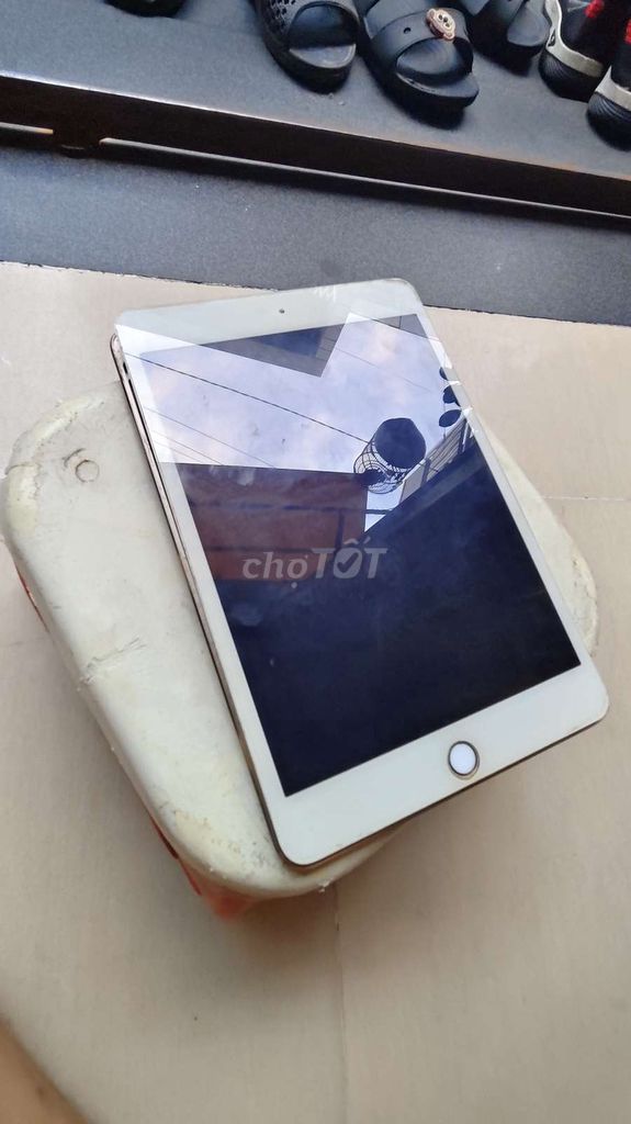 Apple iPad mini 4 64GB Vàng. Mua bán Máy tính bảng tại Quận 4 Tp Hồ Chí Minh được đăng bởi Cuong Ly  hình 1