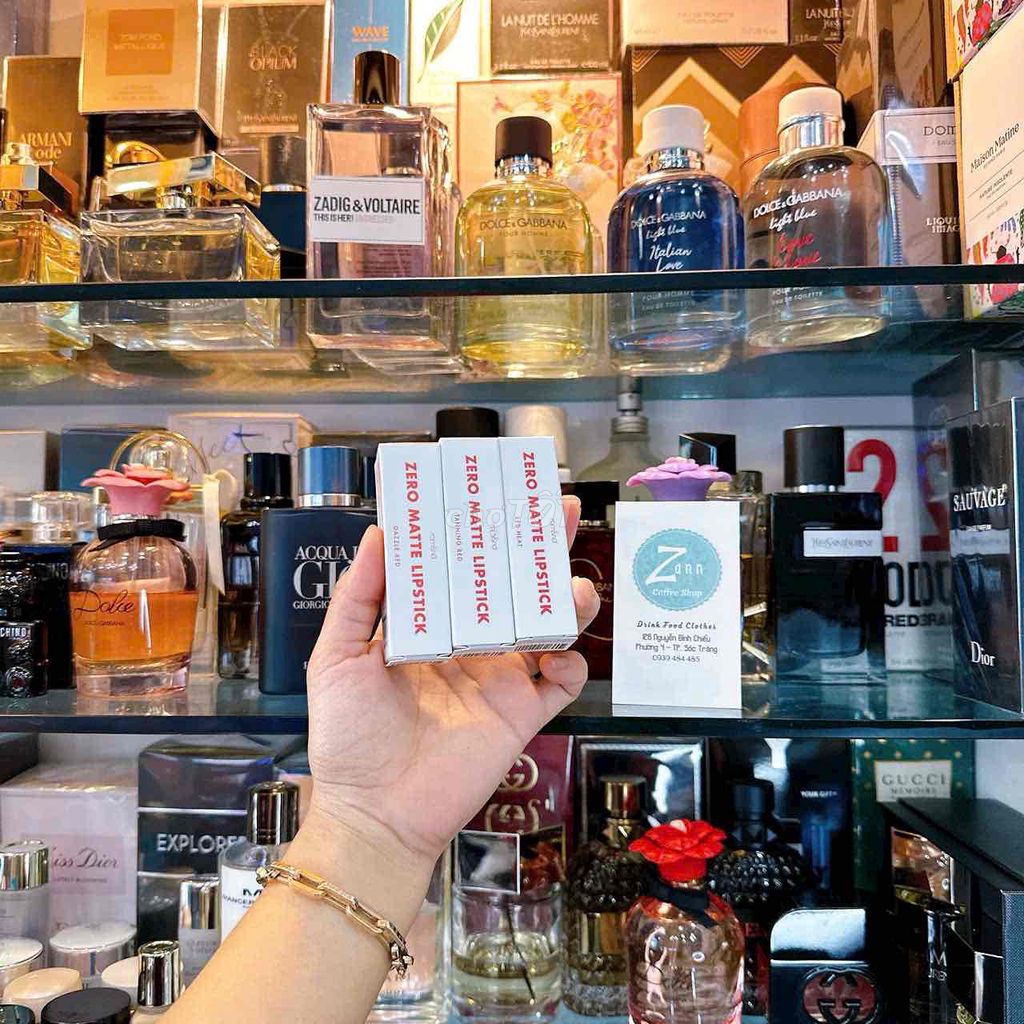 Son lì Romand Zero Gram Matte Đỏ thuần. Mua bán Phụ kiện thời trang khác tại Thành phố Sóc Trăng Sóc Trăng được đăng bởi Zann Coffee Shop hình 1