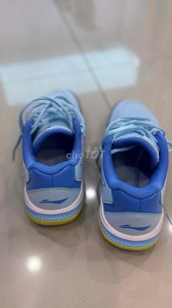 Giày cầu lông size 36 Xanh dương đã sử dụng. Mua bán Giày dép tại Thị xã Phú Mỹ Bà Rịa - Vũng Tàu được đăng bởi hoàng thị ngọc thương hình 1