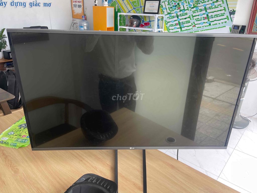 Tivi LG 43 inch Hỏng màn hình. Mua bán Tivi, Âm thanh tại Quận Ngũ Hành Sơn Đà Nẵng được đăng bởi Phạm Hùng FPT City hình 1