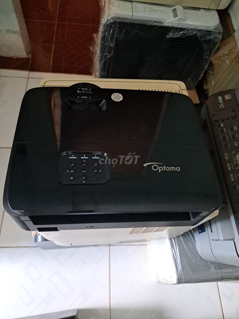 Máy chiếu Optoma màu Đen. Mua bán Đồ dùng văn phòng tại Huyện Long Điền Bà Rịa - Vũng Tàu được đăng bởi Nhật Tiến hình 1