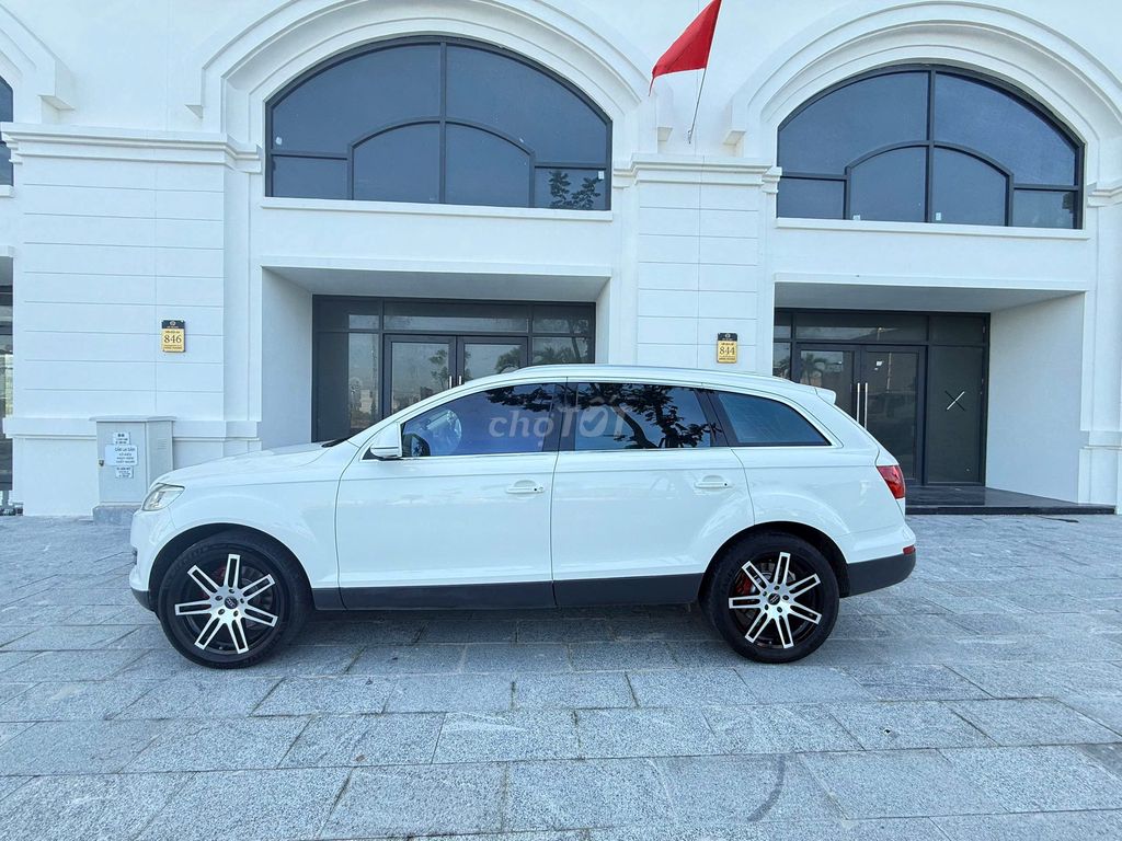 Audi Q7 2009 белый 7 мест Германия 91.000 км