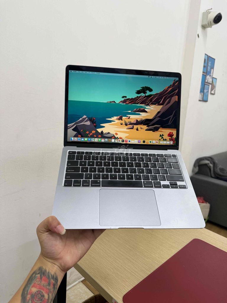 Apple Macbook Air 2020 8GB/256GB Zin Nguyên Bản. Mua bán Laptop tại Quận Đống Đa Hà Nội được đăng bởi Hà Nội Mobile Bao Duyệt Nợ Xấu hình 1