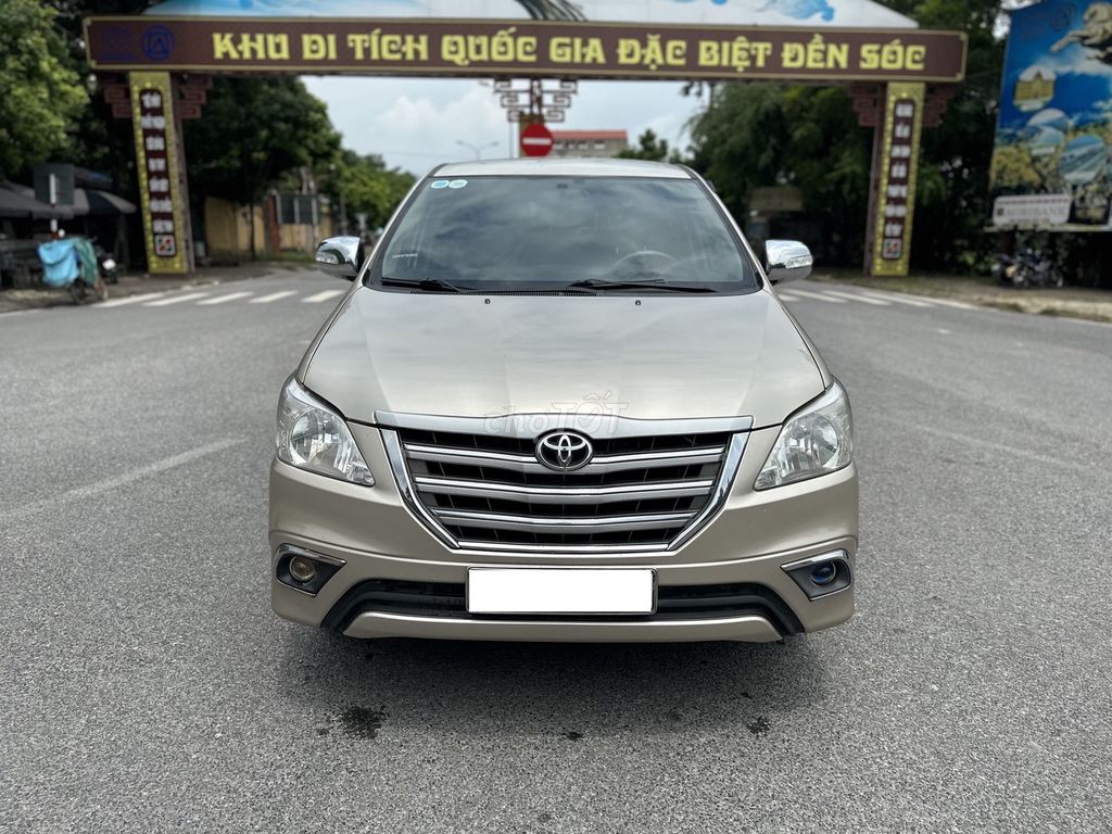 Toyota INNOVA 2.0E cuối 2015 số tay đèn gánh k lỗi