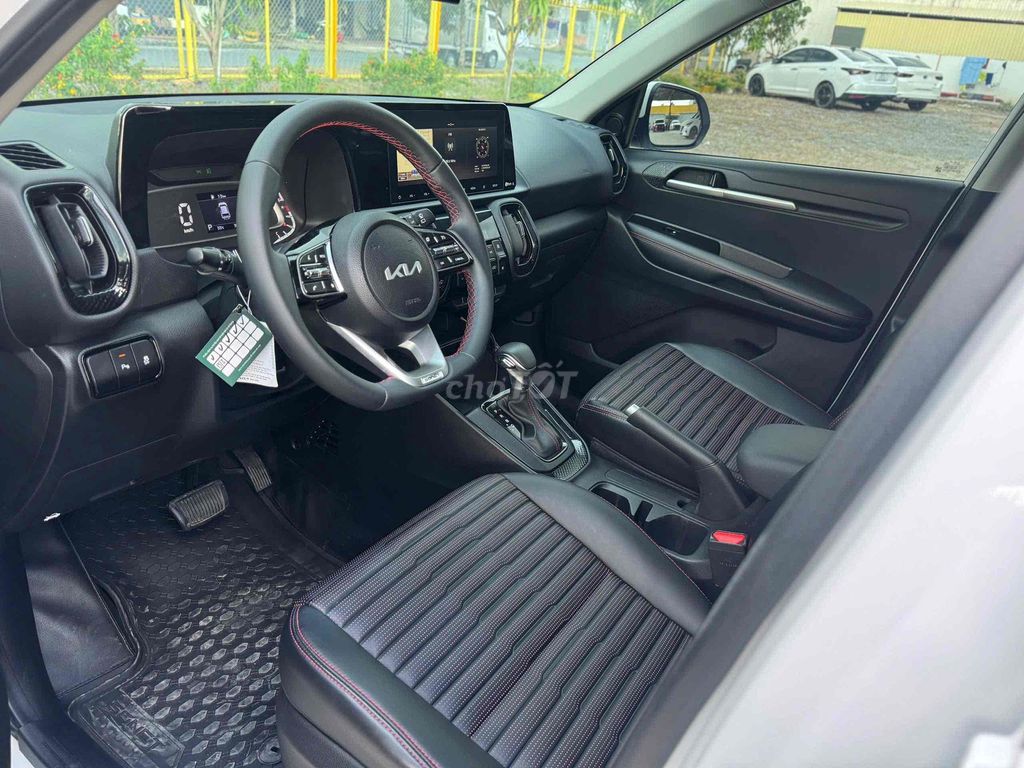 Kia Sonet 2024 1.5 Premium	 - 31000 km. Mua bán Ô tô tại Quận Cái Răng Cần Thơ được đăng bởi Lê Thị Bé Trang hình 5