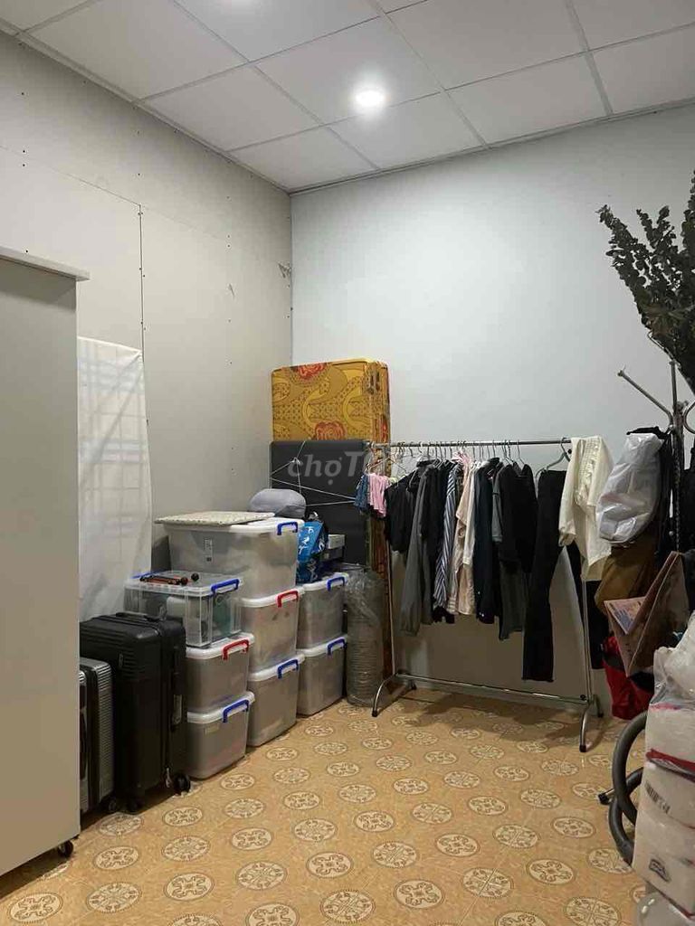 Chính chủ cho thuê căn hộ 45m2, 2PN, PK, Bếp, Nguyễn Trãi Q1