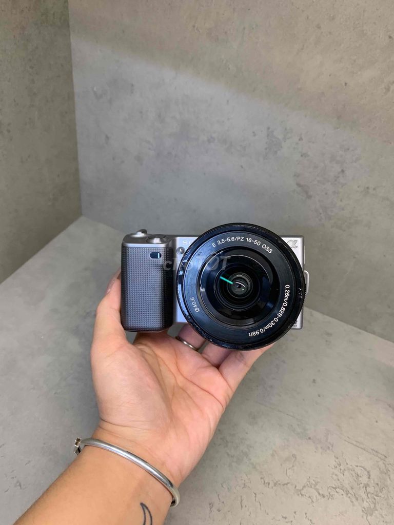 Máy ảnh Sony NEX-5 Bạc kèm kit +flash. Mua bán Máy ảnh, Máy quay tại Huyện Thanh Trì Hà Nội được đăng bởi Đoàn Nhi hình 1