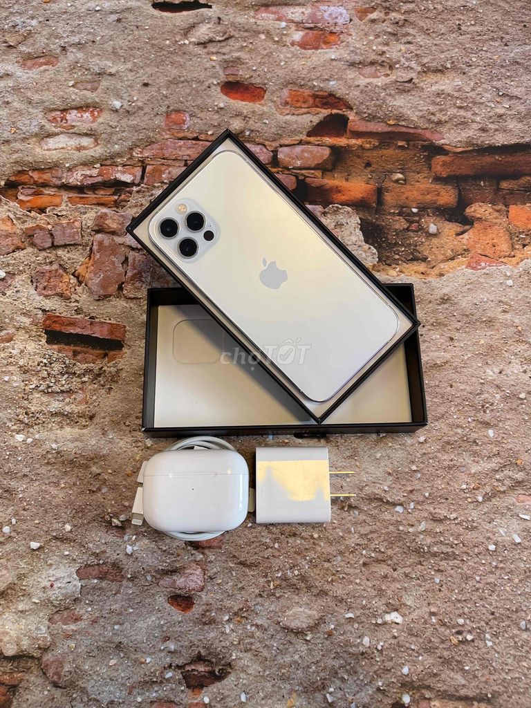 iPhone 12 Pro 256G QTế Zin Chuẩn Apple Pin 92%. Mua bán Điện thoại tại Quận Bình Thạnh Tp Hồ Chí Minh được đăng bởi Hủ Tiền May Mắn hình 1