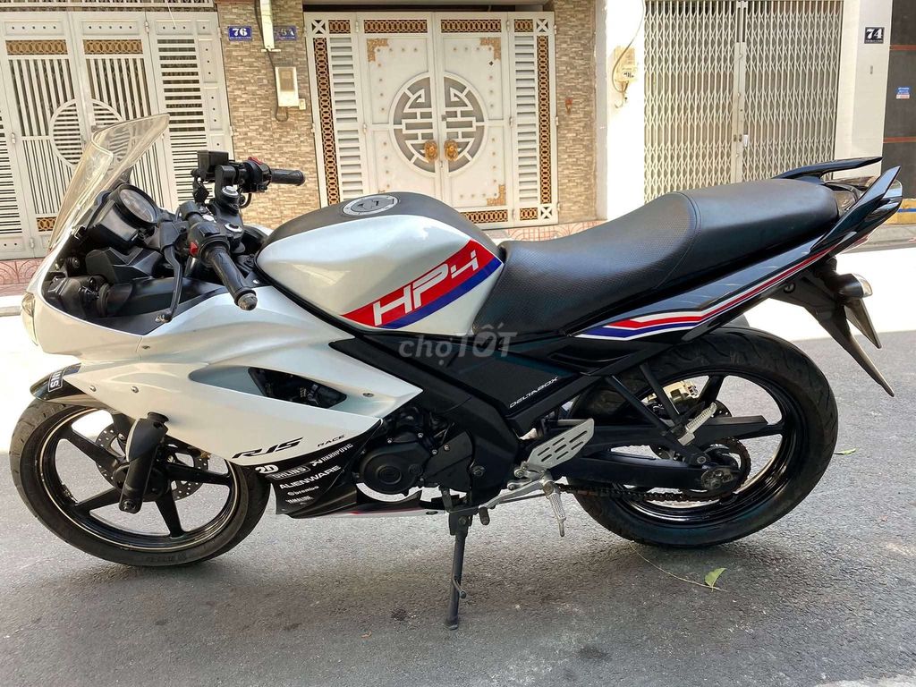 R15 xe đẹp zin đi rất ít bstp 9 chủ. Mua bán Xe máy tại Quận Tân Phú Tp Hồ Chí Minh được đăng bởi phong hình 9
