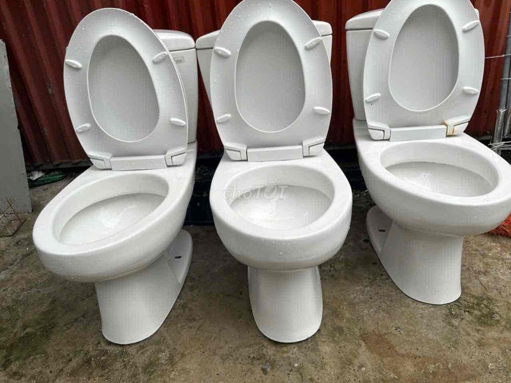 Bồn cầu TOTO Trắng Men sứ Nắp êm. Mua bán Thiết bị vệ sinh, nhà tắm tại Quận Hà Đông Hà Nội được đăng bởi Hưng Chim hình 1