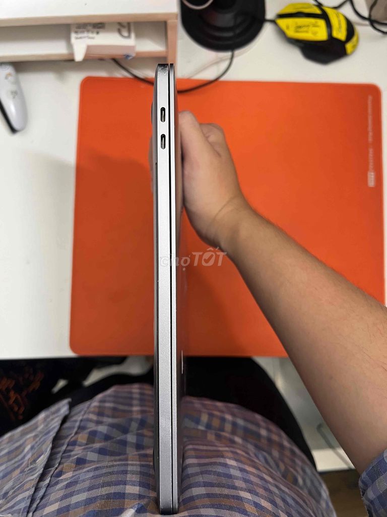 Macbook pro 16inch i9 1tb mvt