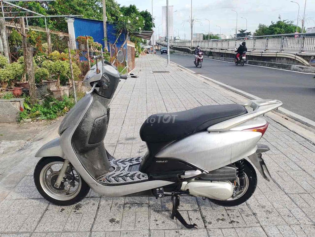 Honda Lead màu Bạc. Mua bán Xe máy tại Quận Ninh Kiều Cần Thơ được đăng bởi đầy cửa hàng cầu hưng lợi nk cần thơ hình 1