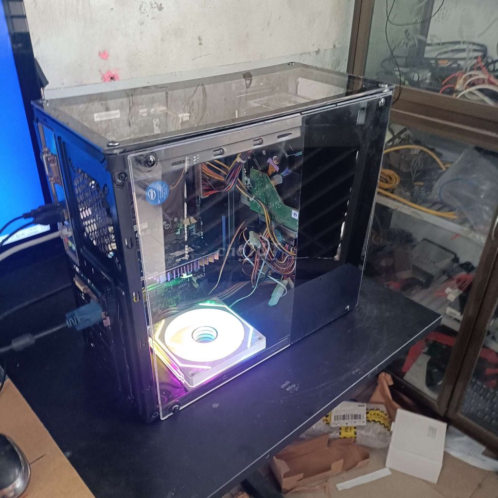 Pc cỏ i3 màn 17 inch.