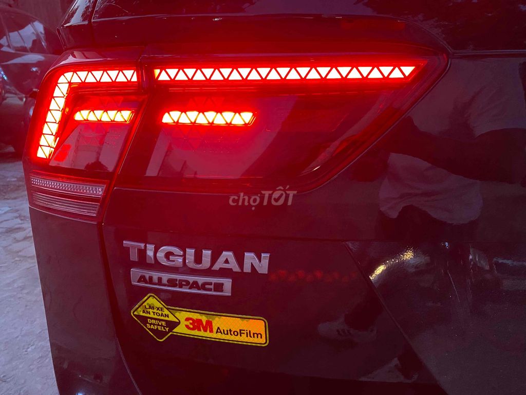 Volkswagen Tiguan 2018. Mua bán Ô tô tại Quận Nam Từ Liêm Hà Nội được đăng bởi KM Auto hình 5