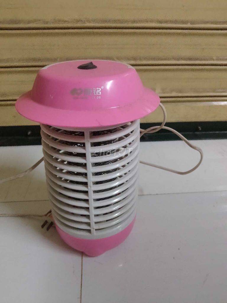 Đèn bắt muỗi an toàn không độc hại. Mua bán Đèn tại Thành phố Thuận An Bình Dương được đăng bởi còn tin còn hàng  hình 1