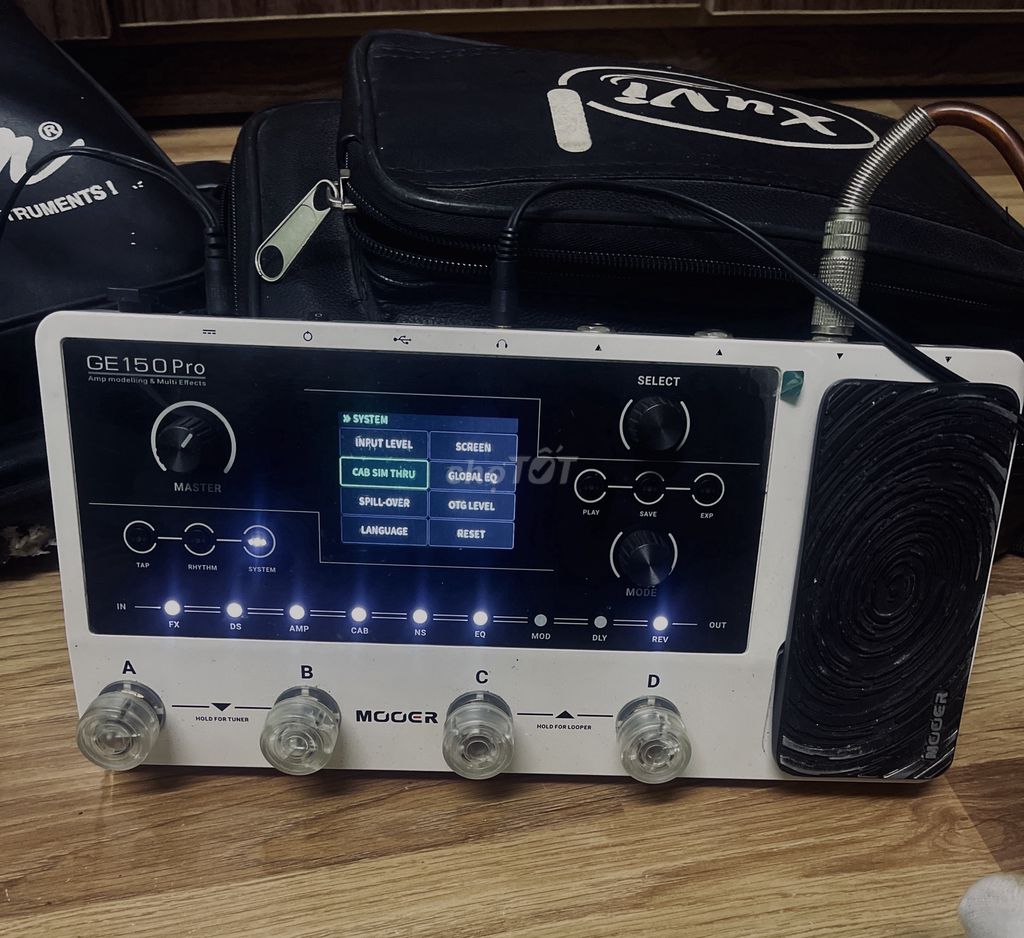 Fuzz Mooer GE150pro Trắng kèm bao da. Mua bán Nhạc cụ tại Quận Cẩm Lệ Đà Nẵng được đăng bởi Huỳnhh Tường hình 1