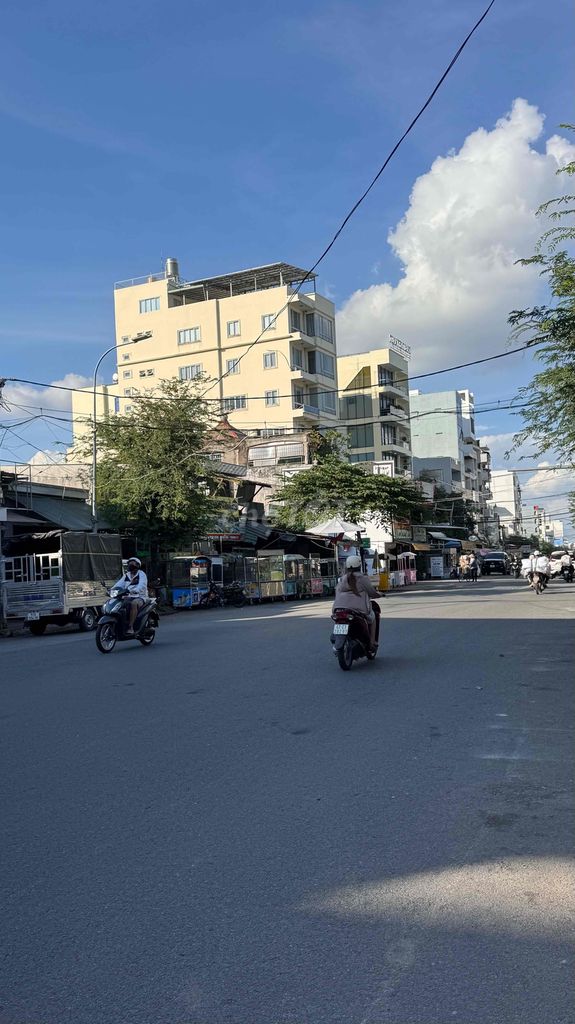 Mặt tiền Phạm Văn Bạch ngang 5m nở hậu 10m, 190m giá chỉ nhỉnh 115tr/m. Mua bán văn phòng, mặt bằng kinh doanh tại Quận Tân Bình Tp Hồ Chí Minh được đăng bởi Phan Quân hình 1