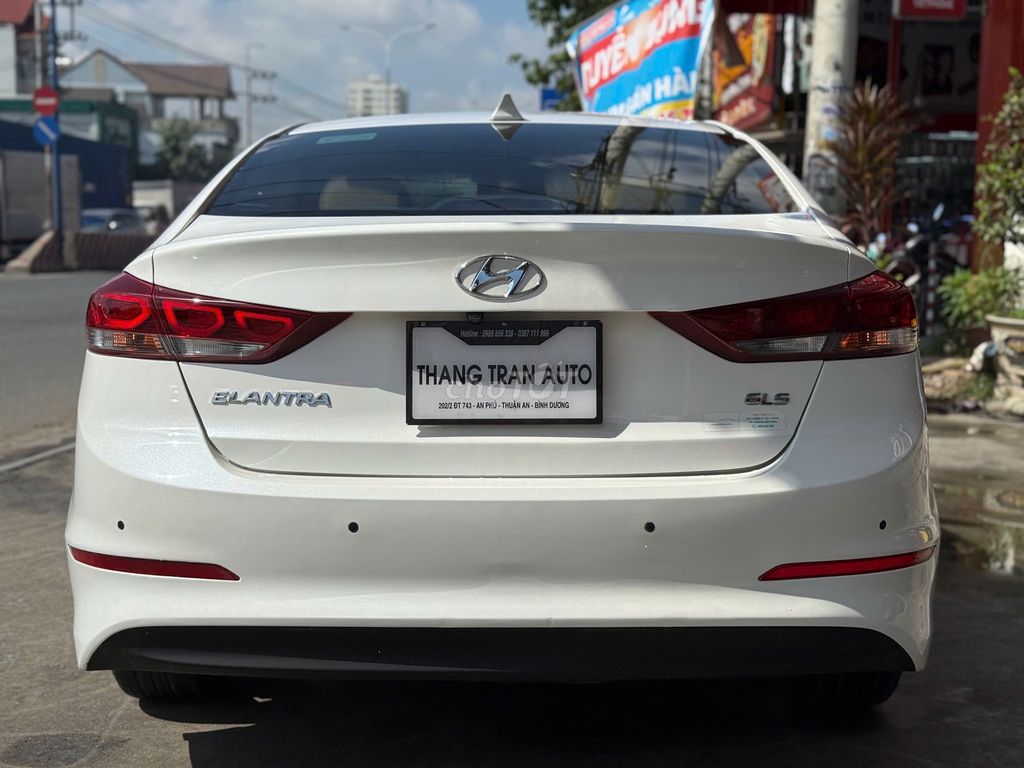 Hyundai Elantra 1.6 AT 2018 màu trắng. Mua bán Ô tô tại Thành phố Thuận An Bình Dương được đăng bởi Thắng Trần Auto hình 3