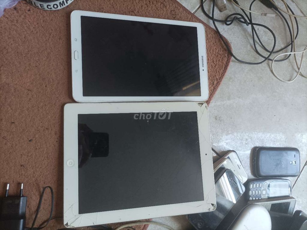 Apple iPad Trắng Hư cũ. Mua bán Máy tính bảng tại Quận 12 Tp Hồ Chí Minh được đăng bởi đào văn diễm hình 1