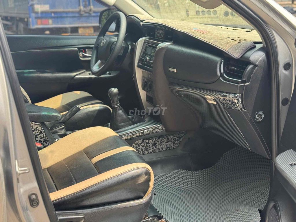 Ban Toyota Fortuner 2017 số sàn máy dầu. Mua bán Ô tô tại Thành phố Thủ Đức Tp Hồ Chí Minh được đăng bởi Hoàng Gia Auto hình 8