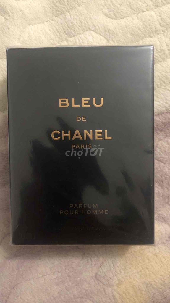 em cần pass lại chai nước hoa 100ml Blue de Chanel