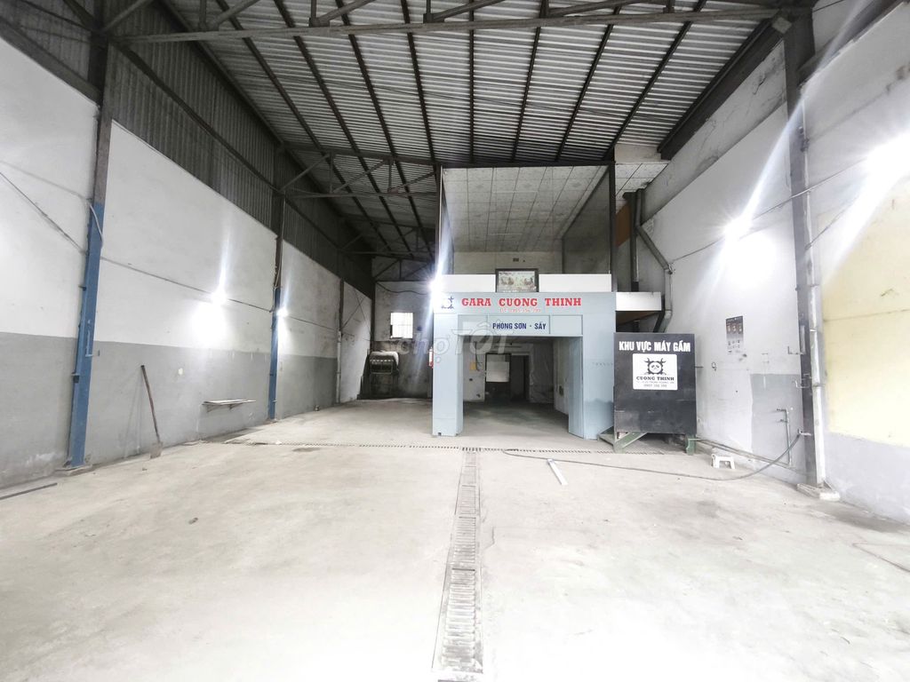 KHO 220M2 ĐƯỜNG LỚN NGAY BẾN XE TRUNG TÂM