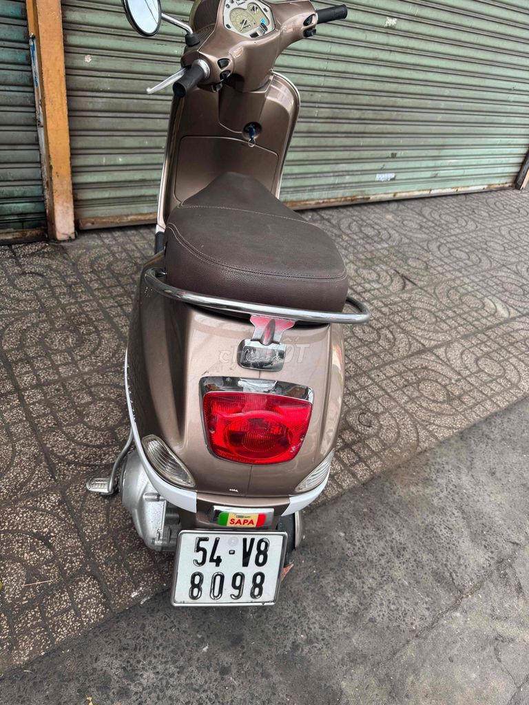 Piaggio Vespa Race Nâu Cổ điển. Mua bán Xe máy tại Quận Gò Vấp Tp Hồ Chí Minh được đăng bởi phạm thị thu thuỷ hình 1