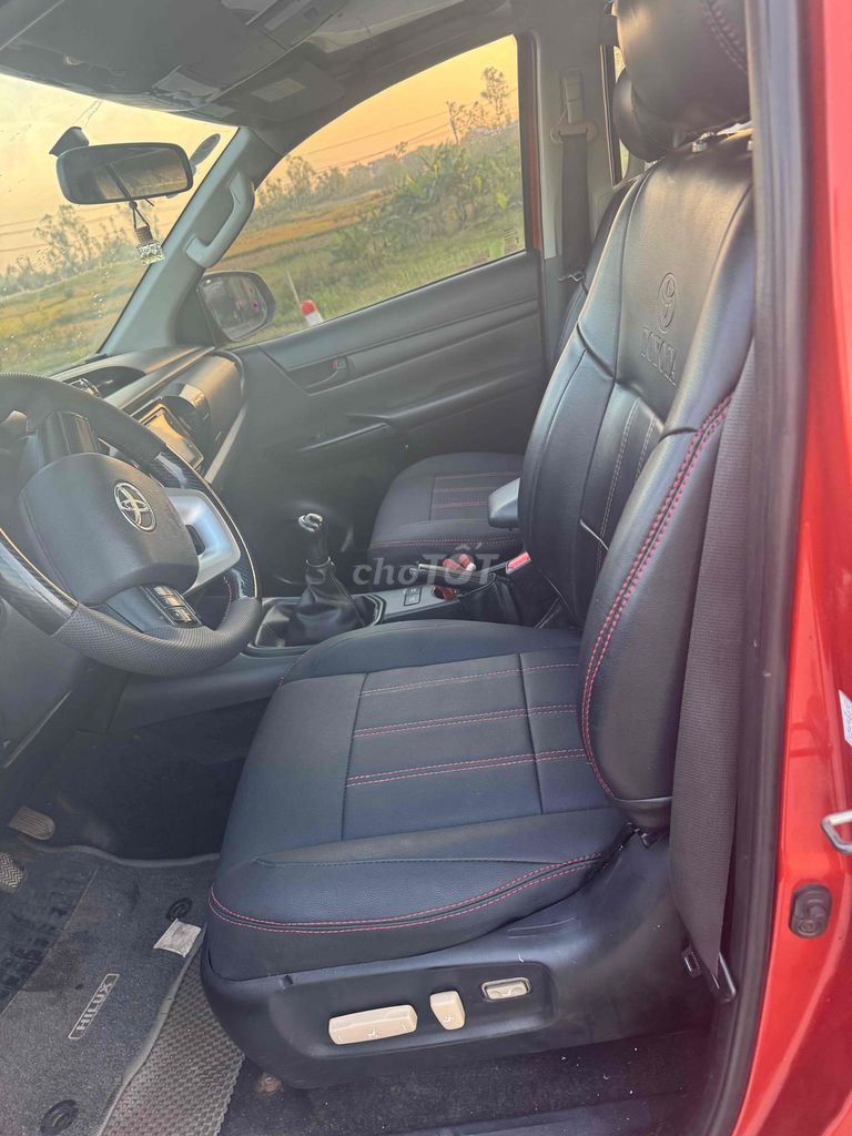 Toyota Hilux 20172.4E 4×2 mt - 100000 km. Mua bán Ô tô tại Huyện Nam Đàn Nghệ An được đăng bởi Ước Mơ Oto hình 8