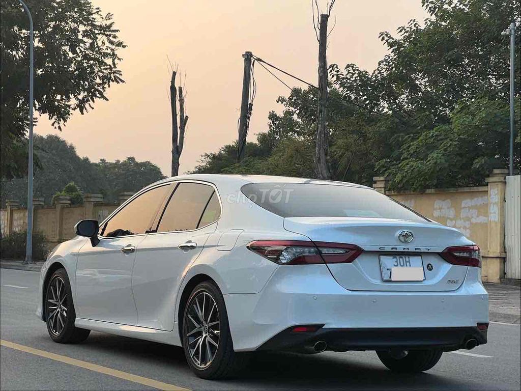 Toyota Camry 2022 2.5 Q - 43000 km. Mua bán Ô tô tại Quận Long Biên Hà Nội được đăng bởi Trang Gala hình 5