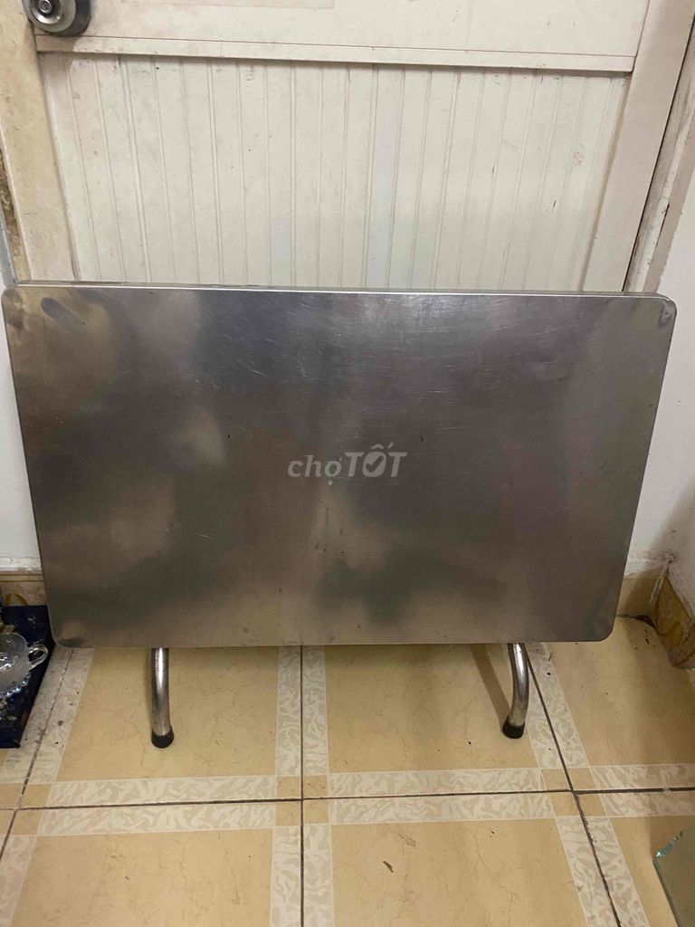 Dư một cái bàn Inox thanh lý giá rẻ