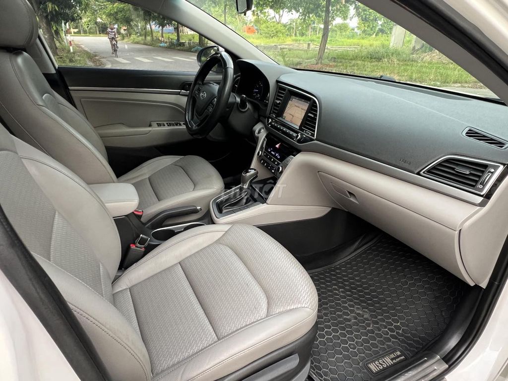 Cần bán Elantra model 2018 at full 2.0, màu trắng. Mua bán Ô tô tại Quận Gò Vấp Tp Hồ Chí Minh được đăng bởi Xuân Trường hình 10