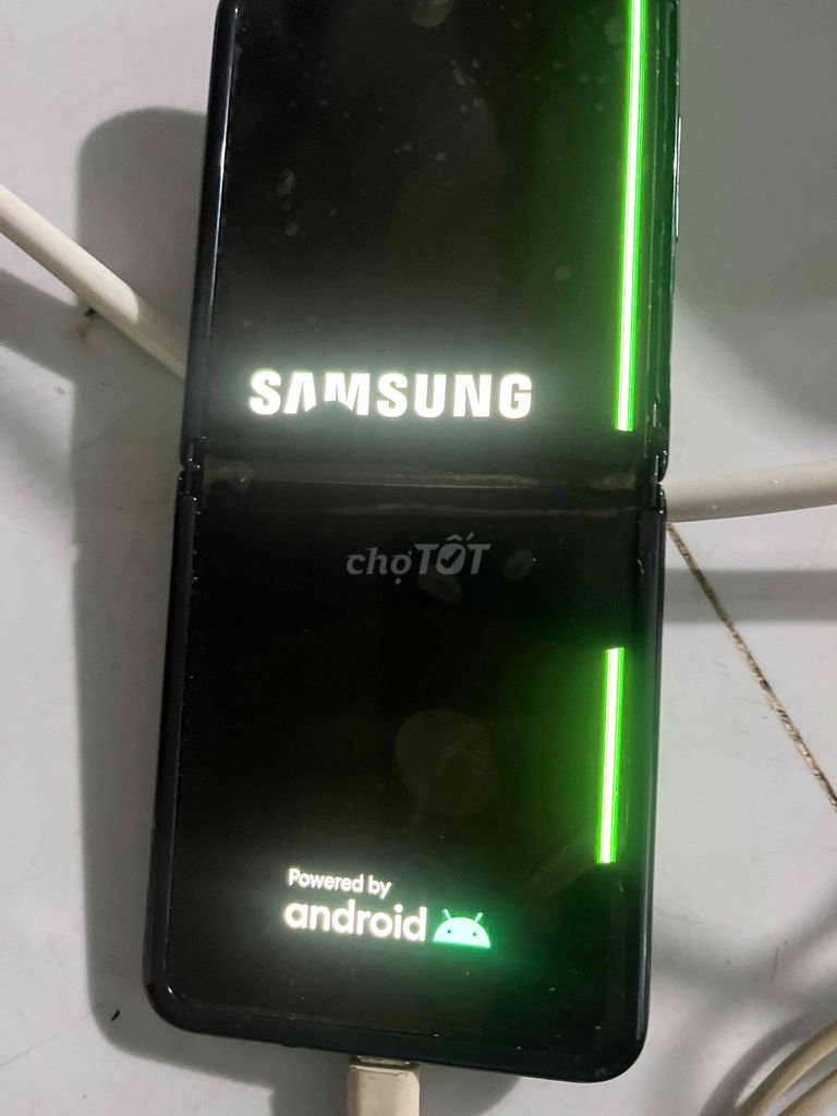 Samsung Z Flip 1 Đen Hỏng cảm ứng. Mua bán Điện thoại tại Quận 7 Tp Hồ Chí Minh được đăng bởi Tính Đặng hình 1