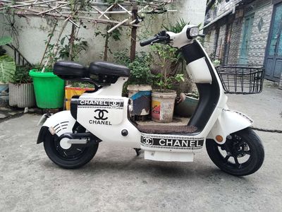 Xe điện màu Trắng. Mua bán Xe điện tại Quận 7 Tp Hồ Chí Minh được đăng bởi ngưa hoang