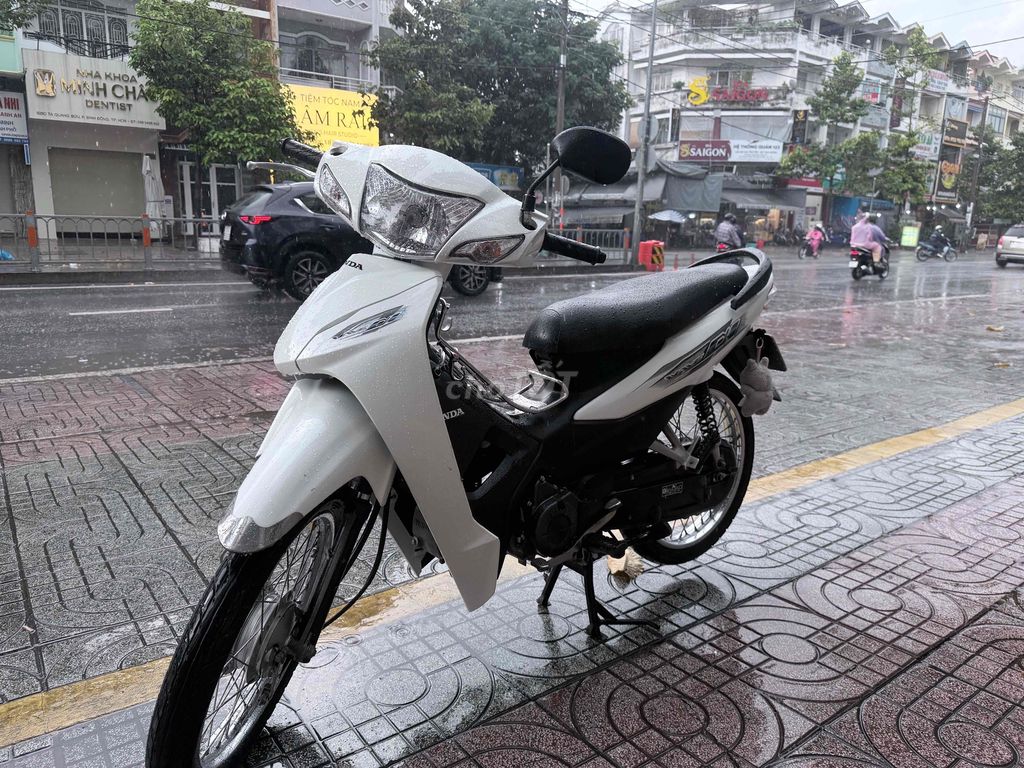 Honda Wave 2024 белый, женский