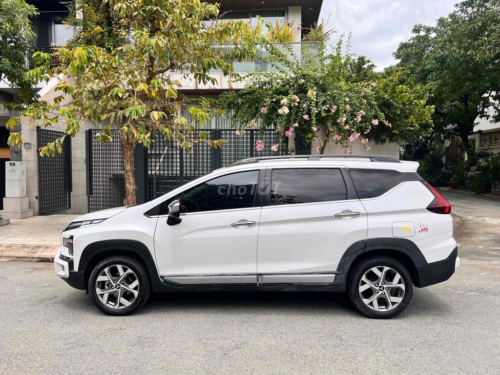 Mitsubishi Xpander Cross 2024 - 56000 km. Mua bán Ô tô tại Quận 7 Tp Hồ Chí Minh được đăng bởi Mitsubishi Thông  hình 3