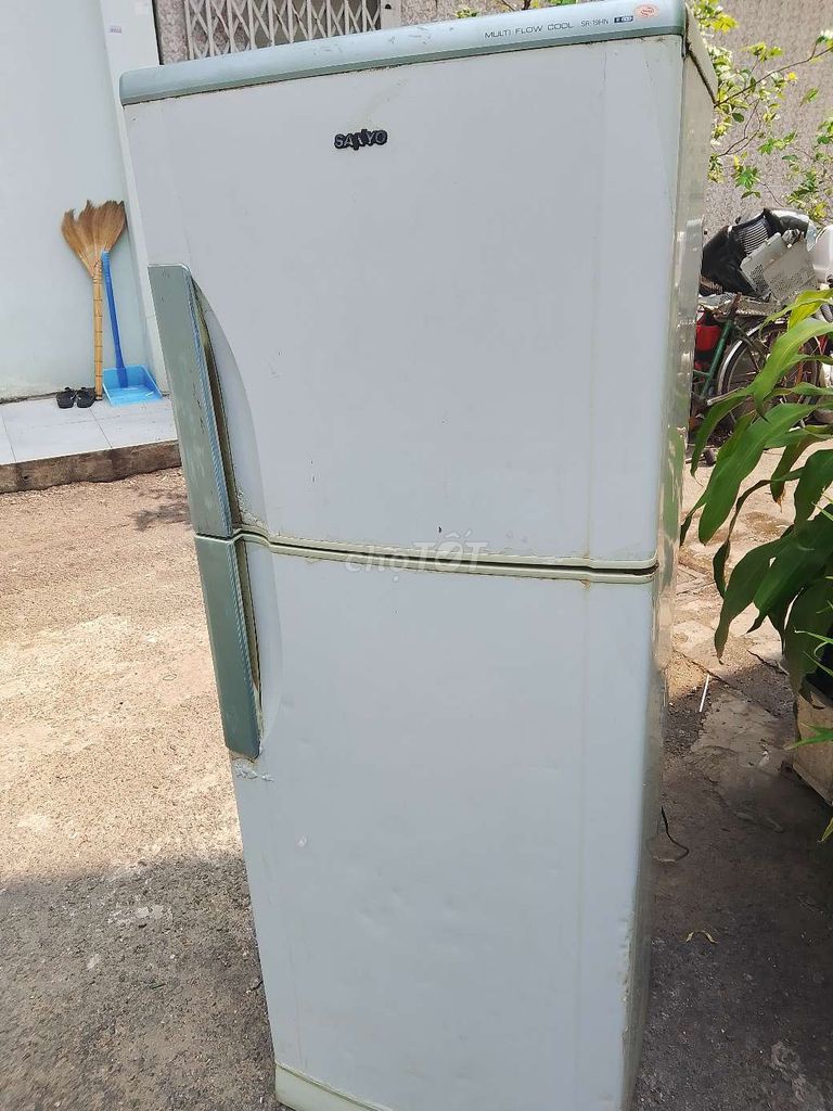 Tủ lạnh Sanyo 210lít