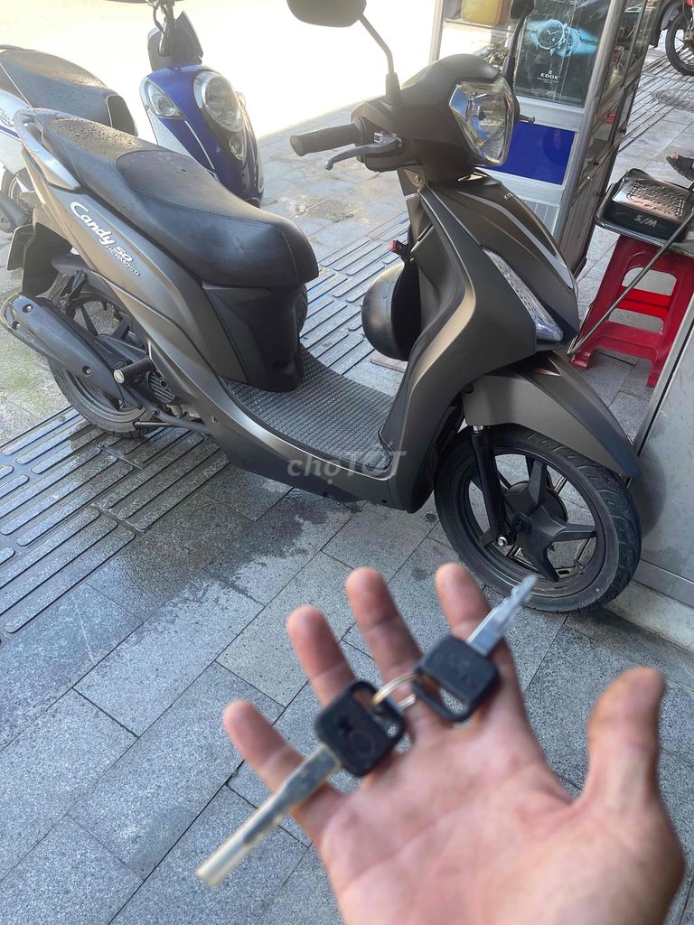 cần bán xe 50 phân khối chính hãng. Mua bán Xe máy tại Quận Thanh Khê Đà Nẵng được đăng bởi Minh Nhựa hình 1