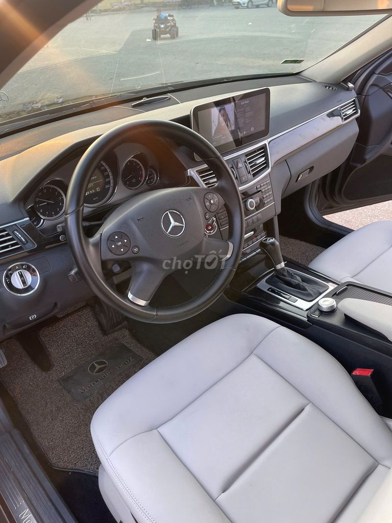 Mercedes Benz E Class 2010 E250 xe còn zin nhiều. Mua bán Ô tô tại Quận Thanh Xuân Hà Nội được đăng bởi Vạn Phát  Auto hình 17