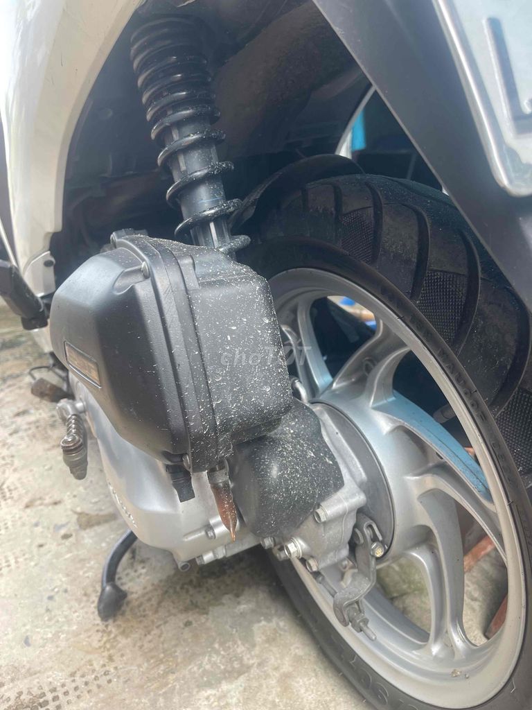 Honda Vision 2015 Trắng 19000 km. Mua bán Xe máy tại Huyện Bình Chánh Tp Hồ Chí Minh được đăng bởi Kaiz hình 5