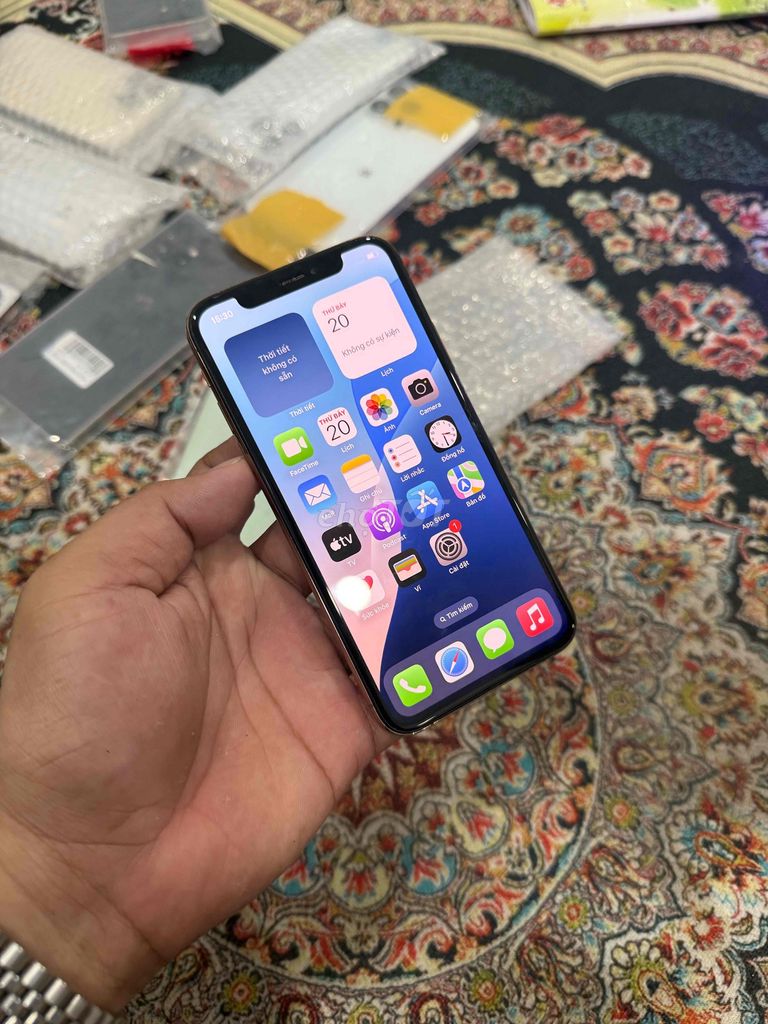 Apple iPhone XS 64GB Vàng. Mua bán Điện thoại tại Quận 8 Tp Hồ Chí Minh được đăng bởi bin mobile  hình 1