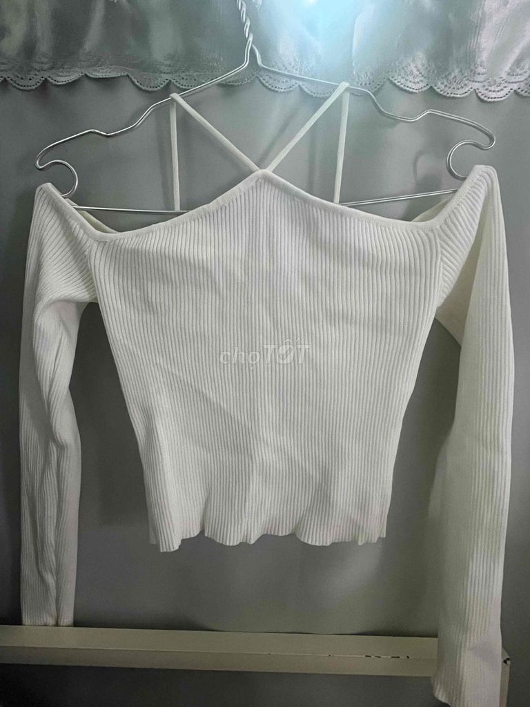 Áo len croptop nữ dây chéo trắng. Mua bán Quần áo tại Quận 5 Tp Hồ Chí Minh được đăng bởi Khánh Nhi hình 1