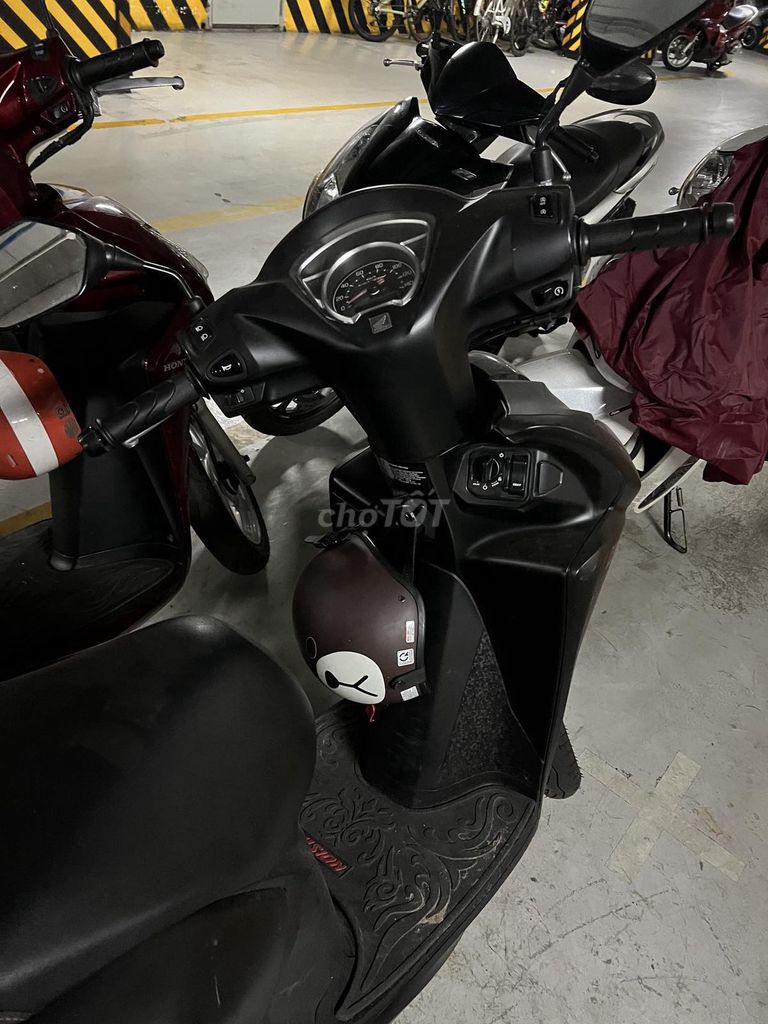 Honda Vision 2022 Cá tính Đen Đỏ 14000 km. Mua bán Xe máy tại Quận 7 Tp Hồ Chí Minh được đăng bởi Tên chưa cung cấp hình 5