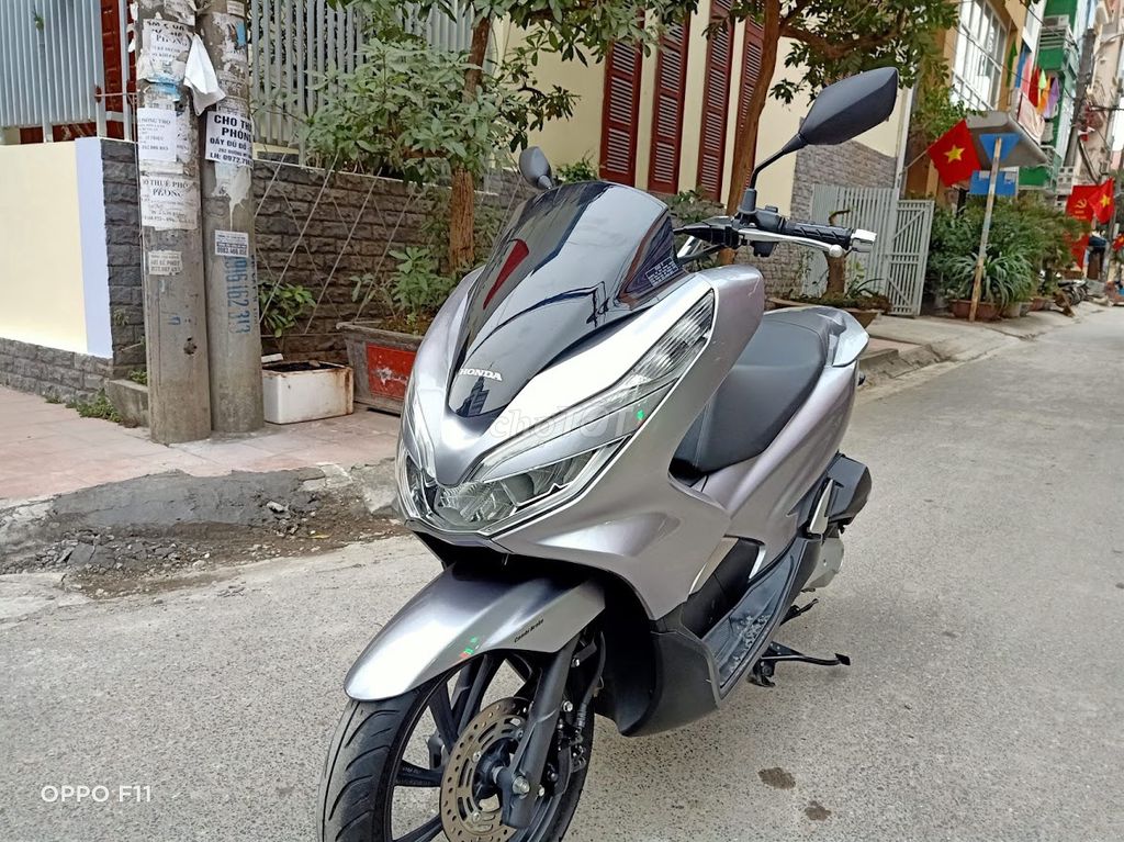 Xe máy Honda PCX màu bạc đã sử dụng. Mua bán Xe máy tại Quận Nam Từ Liêm Hà Nội được đăng bởi MAI HÒA hình 6