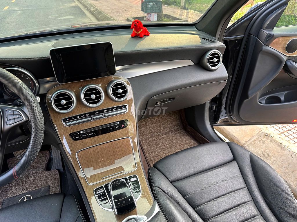 Mercedes Benz GLC 250 4Matic cuối 2016. Xe đẹp Zin. Mua bán Ô tô tại Huyện Sóc Sơn Hà Nội được đăng bởi Salon Auto Đào Hằng hình 11