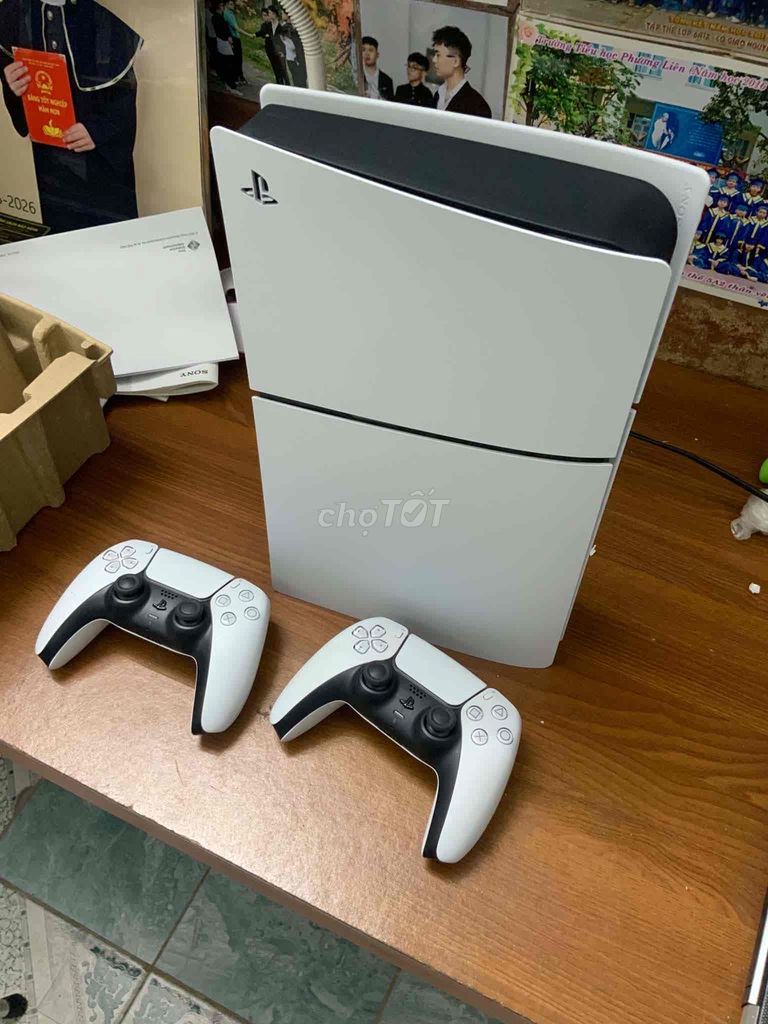 Sony PS5 Slim 1TB Trắng 2 tay cầm Còn bảo hành. Mua bán Thiết bị chơi game tại Quận Đống Đa Hà Nội được đăng bởi Tạ Anh Đức hình 1