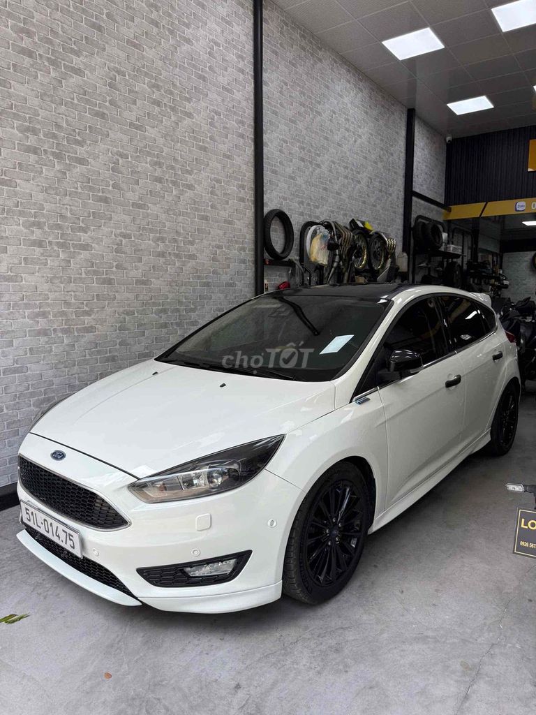 Ford Focus Комплектация S Белый