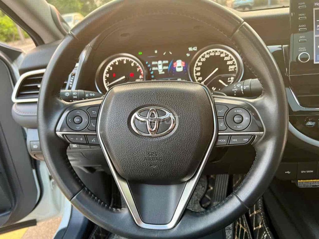Toyota Camry 2022 2.5 Q - 43000 km. Mua bán Ô tô tại Quận Long Biên Hà Nội được đăng bởi Trang Gala hình 16